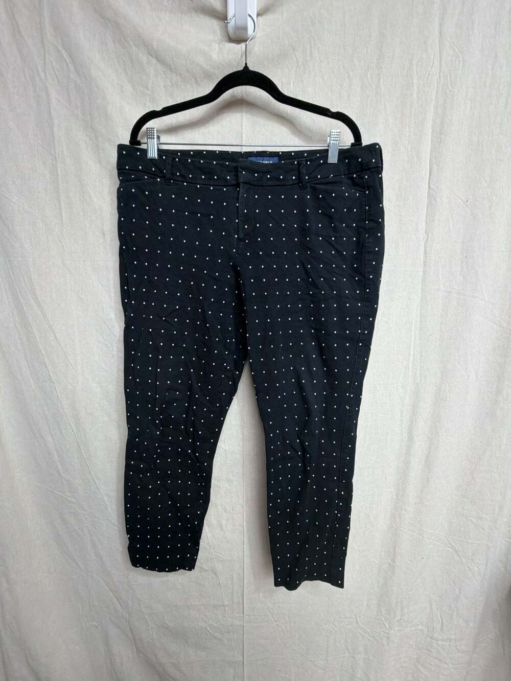 Old Navy Pixie Mid-Rise Black Diamond Pattern Pants Size 14 Regular